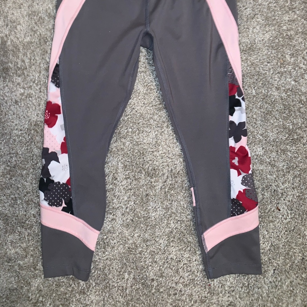 Avia Gray floral leggings size girls M (7-8) - Picture 5 of 9